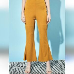 💚5/$25 Yellow Gold Flared Women's Stretchy Leggings Pants Size Medium